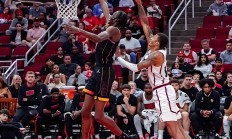 篮球大神逐渐崭露头角，为球队带来胜利