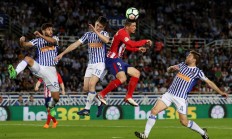 关于拜仁慕尼黑客场凭借强大实力击败科隆获得宝贵三分的信息