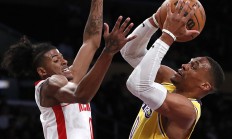 火箭战胜湖人，登