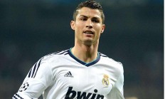 包含西甲球员表现出色，获得国家队首发机会的词条