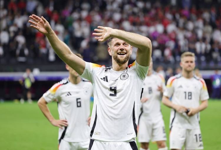 比利时逆转瑞士，闯入欧洲杯半决赛