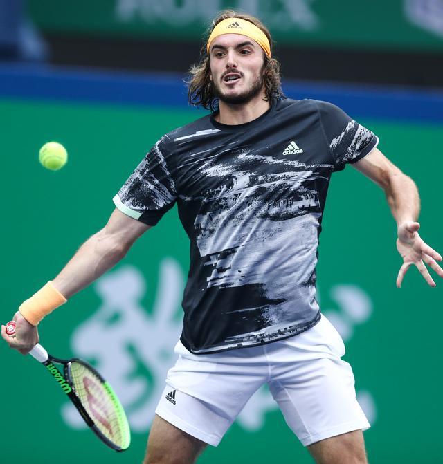 瓦勒伦加意外逆袭,成功晋级半决赛 瓦勒伦加意外逆袭,成功晋级半决赛