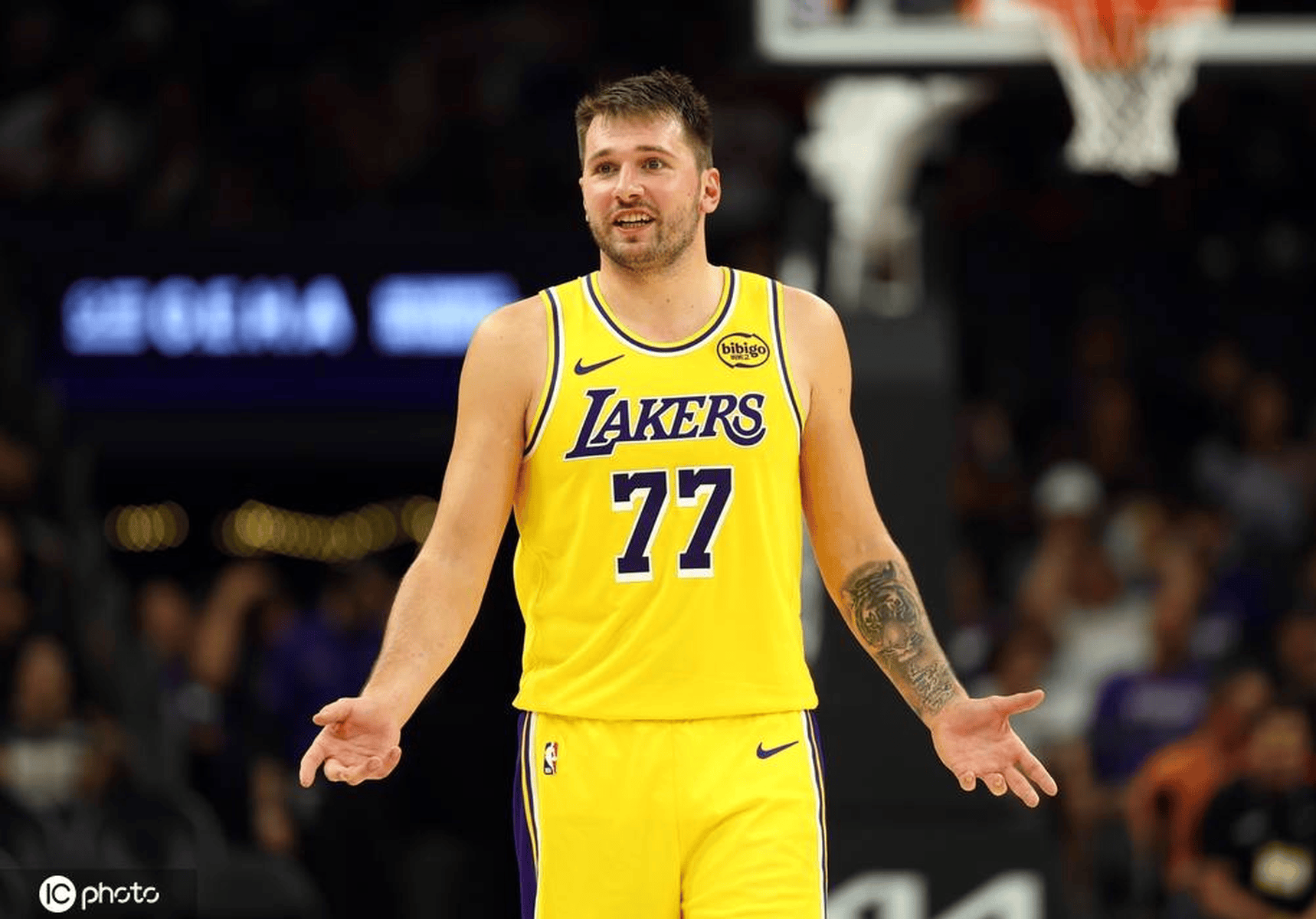 东契奇率队逆转太阳，独行侠主场获胜