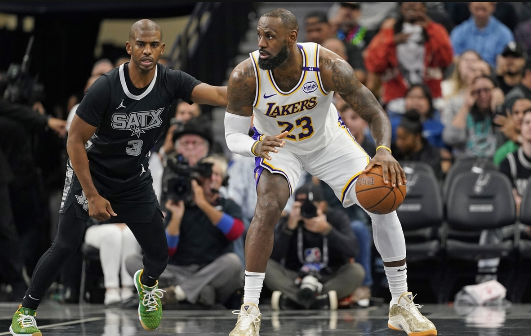 湖人横扫马刺，詹姆斯詹姆斯60分三双高歌猛击！德罗赞表现差强人意？的简单介绍