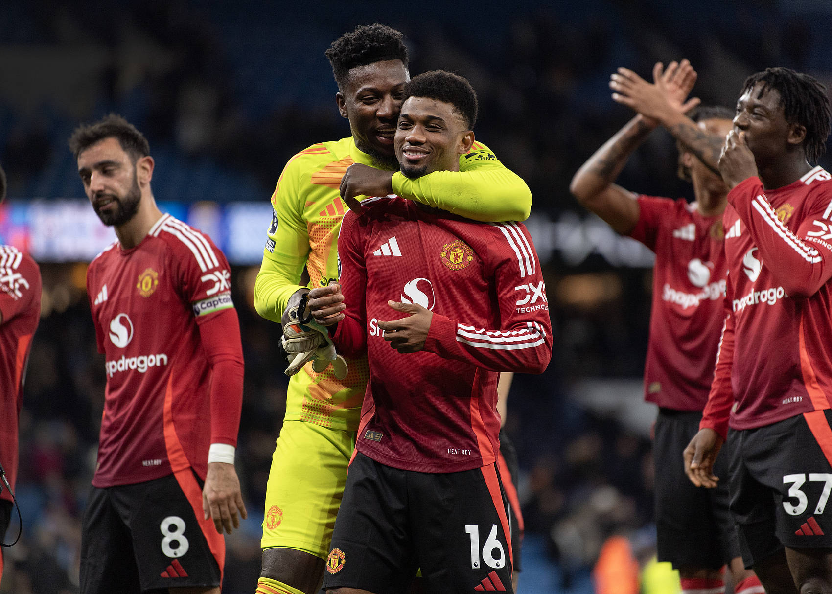 曼联遗憾输球，亚冠出线形势严峻