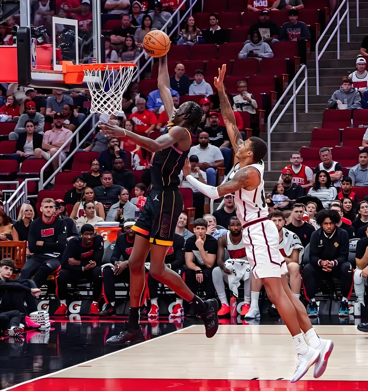 篮球大神逐渐崭露头角，为球队带来胜利