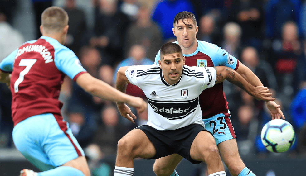 包含托特纳姆热刺主场战胜伯恩利，稳步前进积分榜的词条