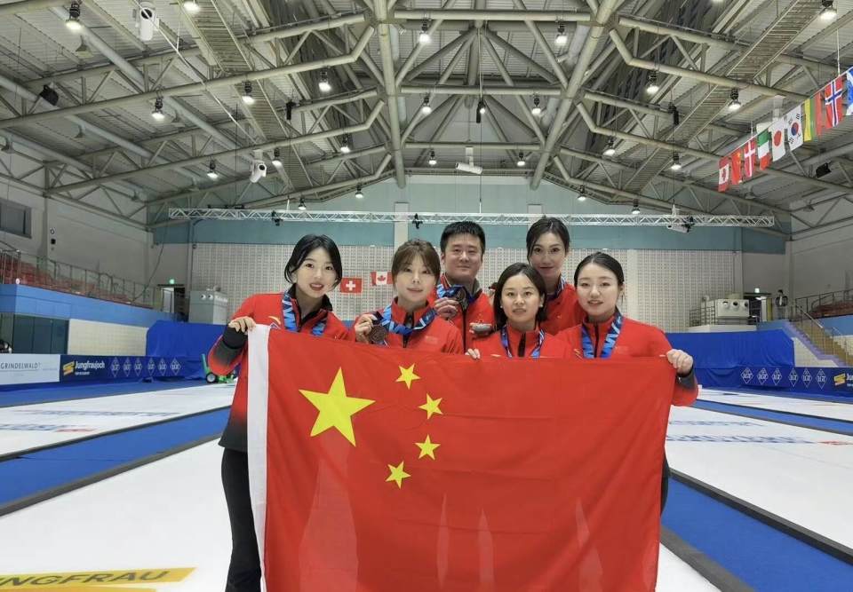 冠军队伍战胜劲旅,为球迷带来惊喜的简单介绍 冠军队伍战胜劲旅,为球迷带来惊喜的简单介绍