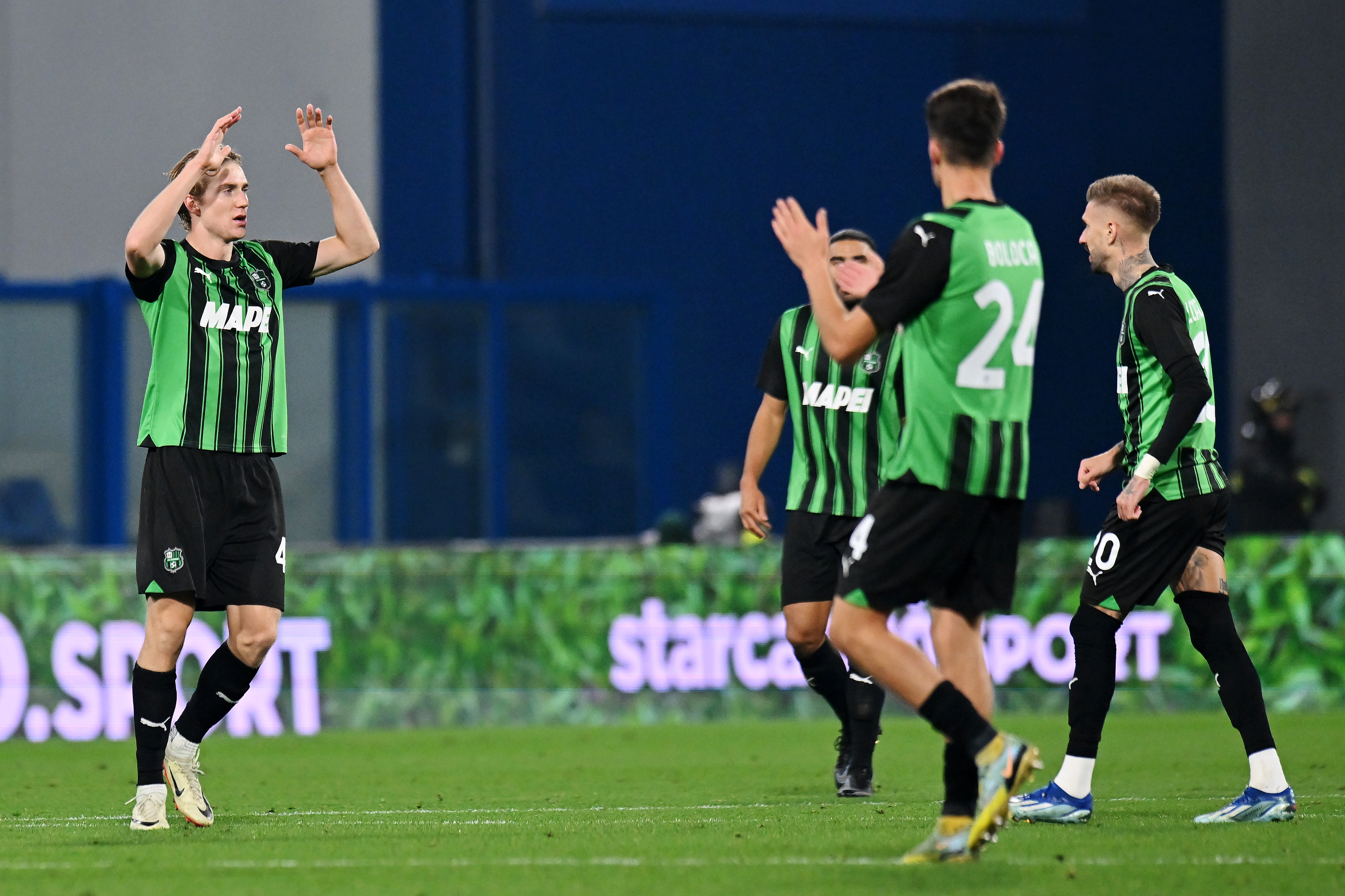 关于萨索洛客场战平克罗托内，积分榜位置不变的信息