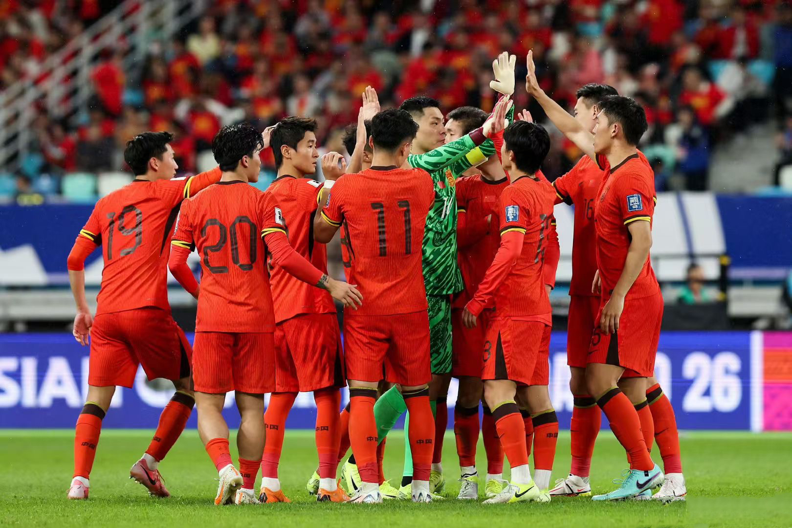 包含主力球员集结，阵容齐整迎接挑战的词条