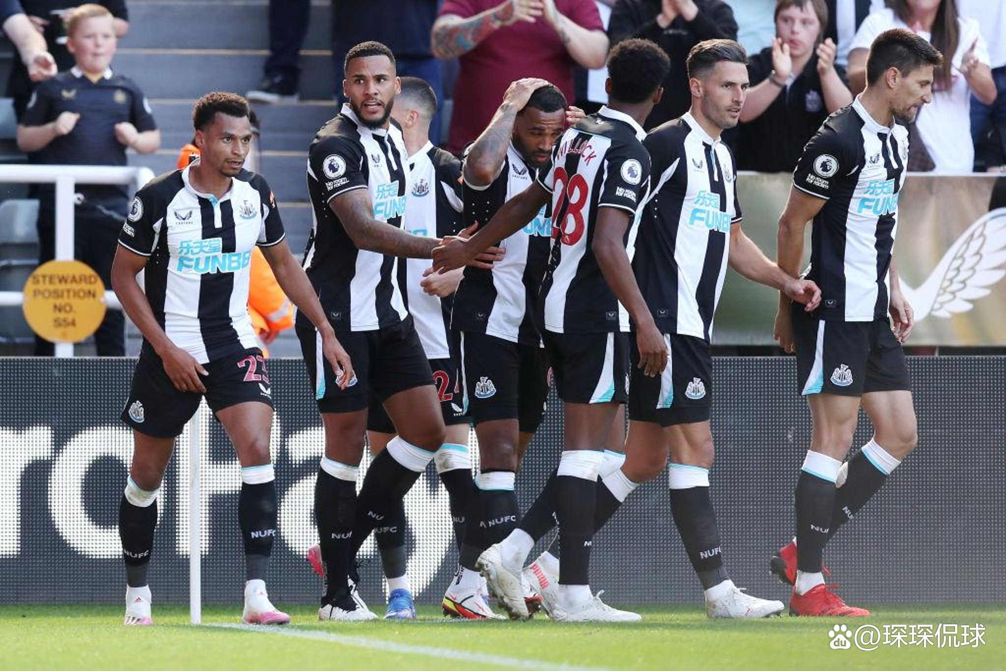 欧冠赛事中众多精彩对决引人入胜