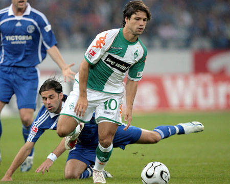 沙尔克挑战不莱梅的不败记录