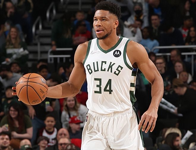 包含东岸分区赛季打响雄鹿开门红的词条