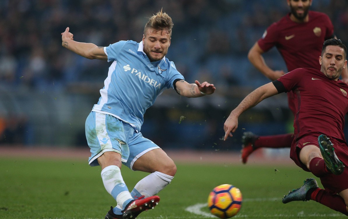 包含萨勒纳逼平桑普多利亚，保持不败的词条